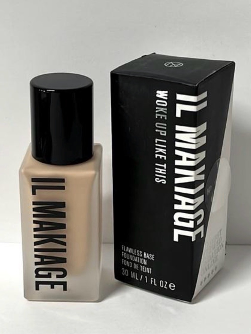 IL MAKIAGE Flawless Base Foundation – Light Beige Bottle with Black Cap